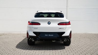 BMW X4 20d xDrive (pohľad do interiéru)
