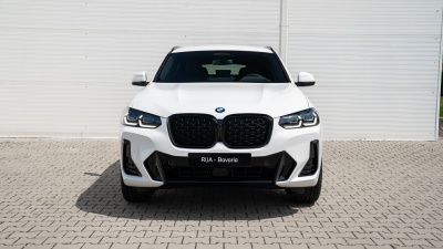 BMW X4 20d xDrive (pohľad do interiéru)