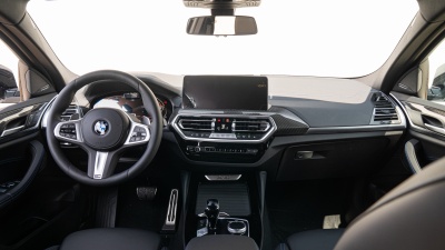 BMW X4 20d xDrive (pohľad do interiéru)