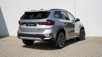 BMW X1 20i sDrive (pohľad zboku)