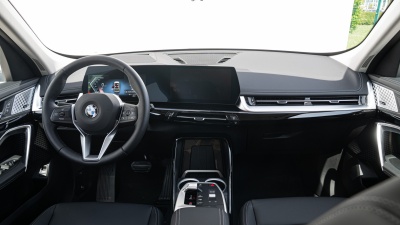 BMW X1 20i sDrive (pohľad do interiéru)