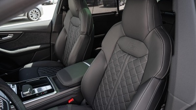 AUDI SQ8 Quattro (pohľad spredu)