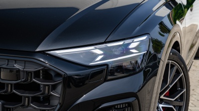 AUDI SQ8 Quattro (pohľad zboku)