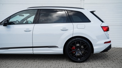 AUDI Q7 3.0 TFSIe Quattro S line PHEV (pohľad do interiéru)
