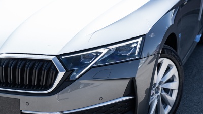Škoda Octavia 1.5 TSI Top Selection (pohľad spredu)