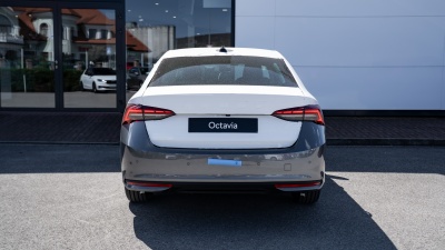 Škoda Octavia 1.5 TSI Top Selection (pohľad do interiéru)