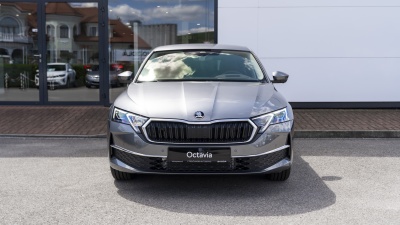 Škoda Octavia 1.5 TSI Top Selection (pohľad zboku)