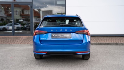 Škoda Octavia Combi 1.5 TSI Drive 130 (pohľad spredu)