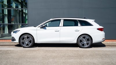 SEAT Leon SP 1.5 eTSI FR Max (pohľad zboku)