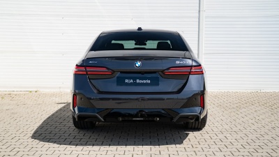 BMW 540d xDrive Sedan (pohľad do interiéru)