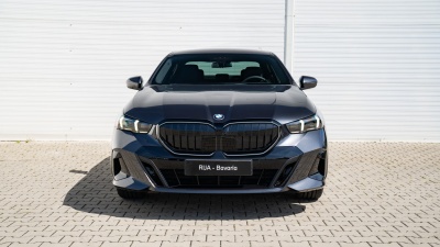 BMW 540d xDrive Sedan (pohľad do interiéru)