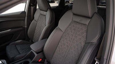 AUDI Q4 Sportback 45 e-tron (pohľad do interiéru)
