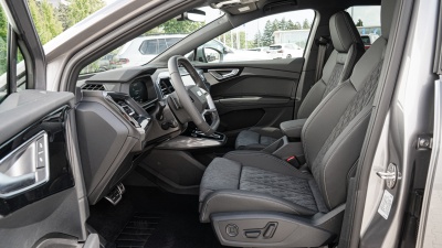 AUDI Q4 Sportback 45 e-tron (pohľad zozadu)