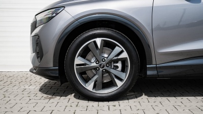 AUDI Q4 Sportback 45 e-tron (pohľad do interiéru)