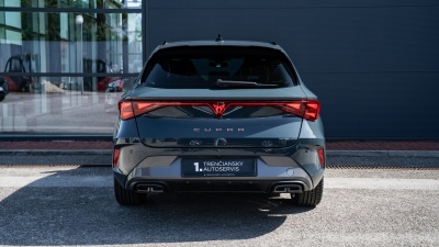 CUPRA Leon SP 1.5 eTSI (pohľad zozadu)