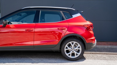 SEAT Arona 1.0 TSI FR Max (pohľad do interiéru)