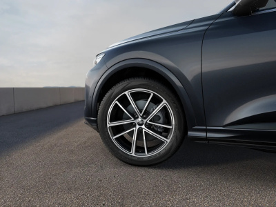 AUDI Q5 2.0 TDI Quattro (pohľad do interiéru)