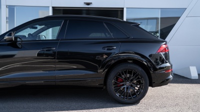 AUDI Q8 SUV 3.0 TDI Quattro  (pohľad do interiéru)