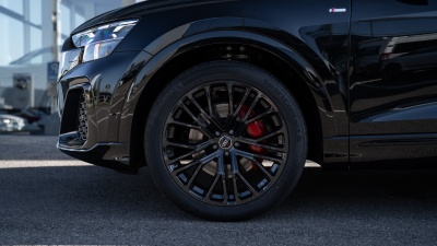 AUDI Q8 SUV 3.0 TDI Quattro  (pohľad do interiéru)