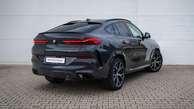 BMW X6 30d xDrive (pohľad zboku)
