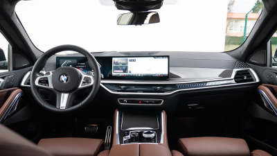 BMW X6 30d xDrive (pohľad do interiéru)