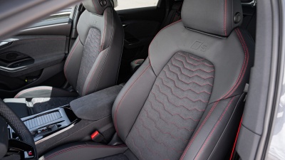 AUDI A6 Sportback e-tron Quattro (pohľad spredu)