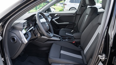 Audi A3 Sportback 1.5 TFSI Basis S-tronic (pohľad spredu)