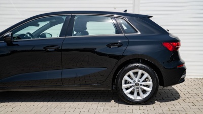 Audi A3 Sportback 1.5 TFSI Basis S-tronic (pohľad do interiéru)