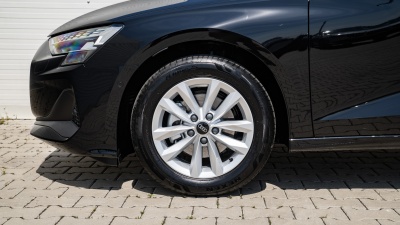Audi A3 Sportback 1.5 TFSI Basis S-tronic (pohľad do interiéru)