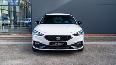 SEAT Leon SP 1.5 eTSI FR Black (pohľad spredu)