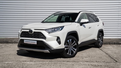 Toyota RAV4 1.8  (pohľad zboku)