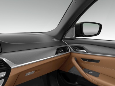 BMW 540i xDrive Sedan (pohľad do interiéru)