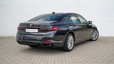 BWM 730d Sedan (pohľad zboku)