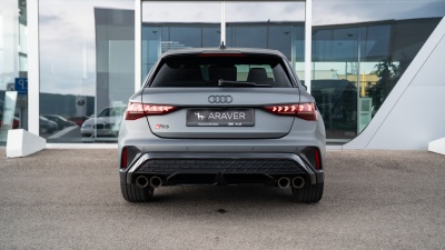 AUDI S3 2.0 TFSI Quattro (pohľad spredu)
