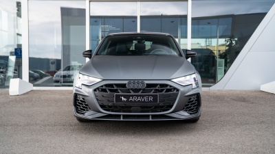 AUDI S3 2.0 TFSI Quattro (pohľad zozadu)