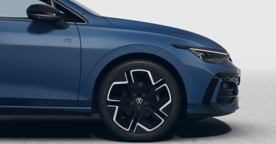 VW Golf Variant 1.5 eTSI R-Line Limited (pohľad spredu)