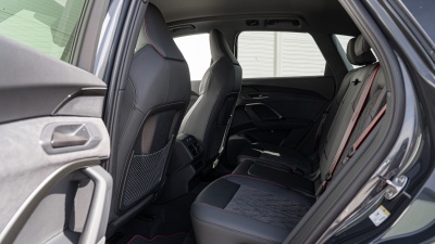 AUDI Q5 2.0 TDI Quattro (pohľad do interiéru)