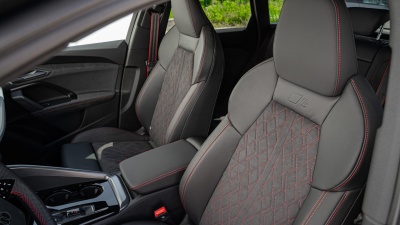 AUDI Q5 2.0 TDI Quattro (pohľad spredu)