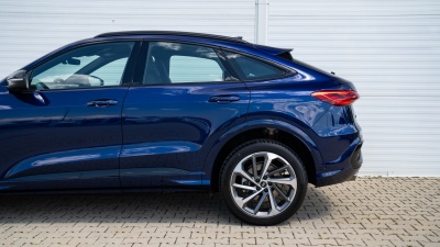 AUDI Q5 Sportback 2.0 TDI Quattro (pohľad do interiéru)