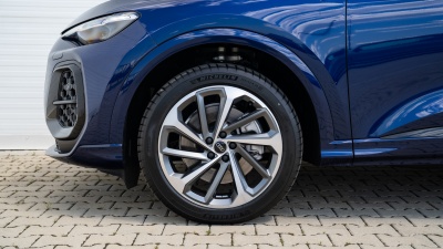 AUDI Q5 Sportback 2.0 TDI Quattro (pohľad do interiéru)
