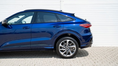 AUDI Q5 Sportback 2.0 TDI Quattro (pohľad do interiéru)