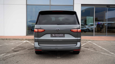 VW Multivan Style Long 2.0 TDI (pohľad do interiéru)