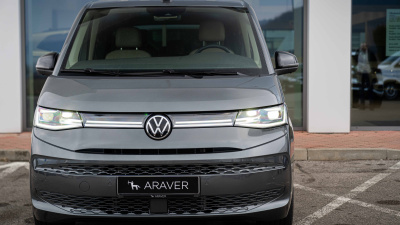 VW Multivan Style Long 2.0 TDI (pohľad do interiéru)