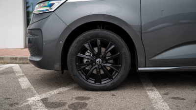 VW Multivan Style Long 2.0 TDI (pohľad do interiéru)