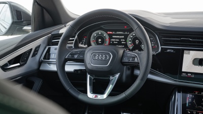 AUDI Q8 3.0 TDI Quattro (pohľad spredu)