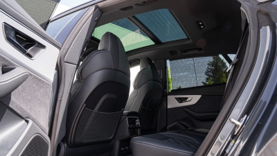 AUDI Q8 3.0 TDI Quattro (pohľad do interiéru)