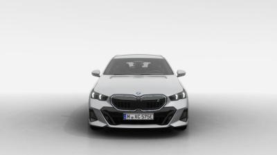 BMW i5 40 xDrive Touring (pohľad do interiéru)
