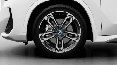BMW iX1 20 eDrive (pohľad spredu)