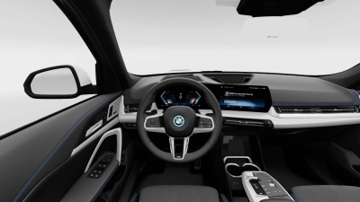 BMW iX1 20 eDrive (pohľad do interiéru)