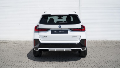 BMW iX1 20 eDrive (pohľad do interiéru)
